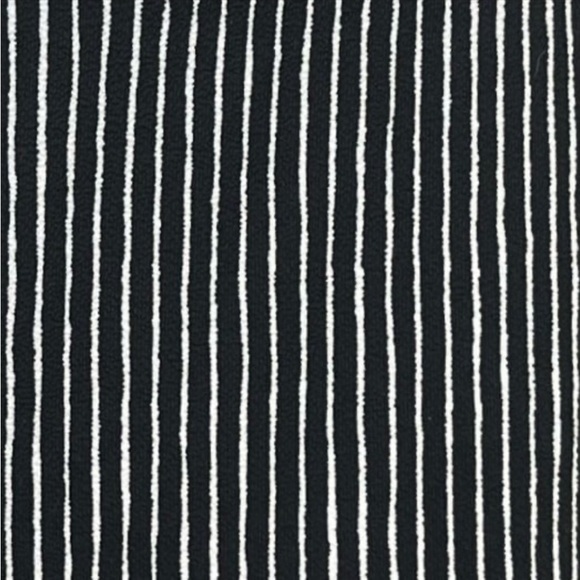 ❤️ ADRIANNA PAPELL Pinstripe Crepe Wide Leg Pull-On Cropped Pants Gauchos Goth - Picture 7 of 10